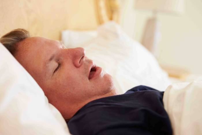 Si tienes obesidad y te cuesta descansar, puede ser apnea del sueño. Presta  atención a estos síntomas
