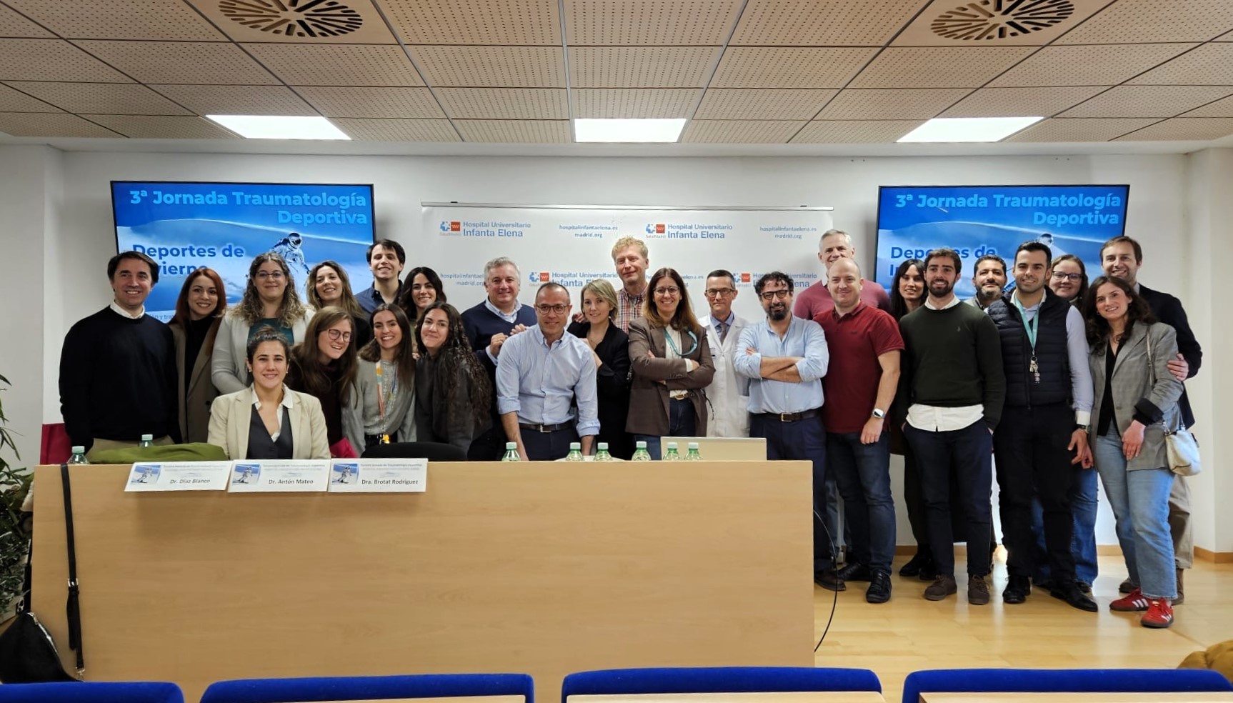 2025 02 18 Organizadores y participantes en la III Jornada de Deportes de Invierno del HUIE