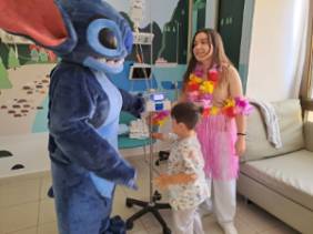 Día Niño Hospitalizado Visita Stich y Lilo Quirónsalud Toledo