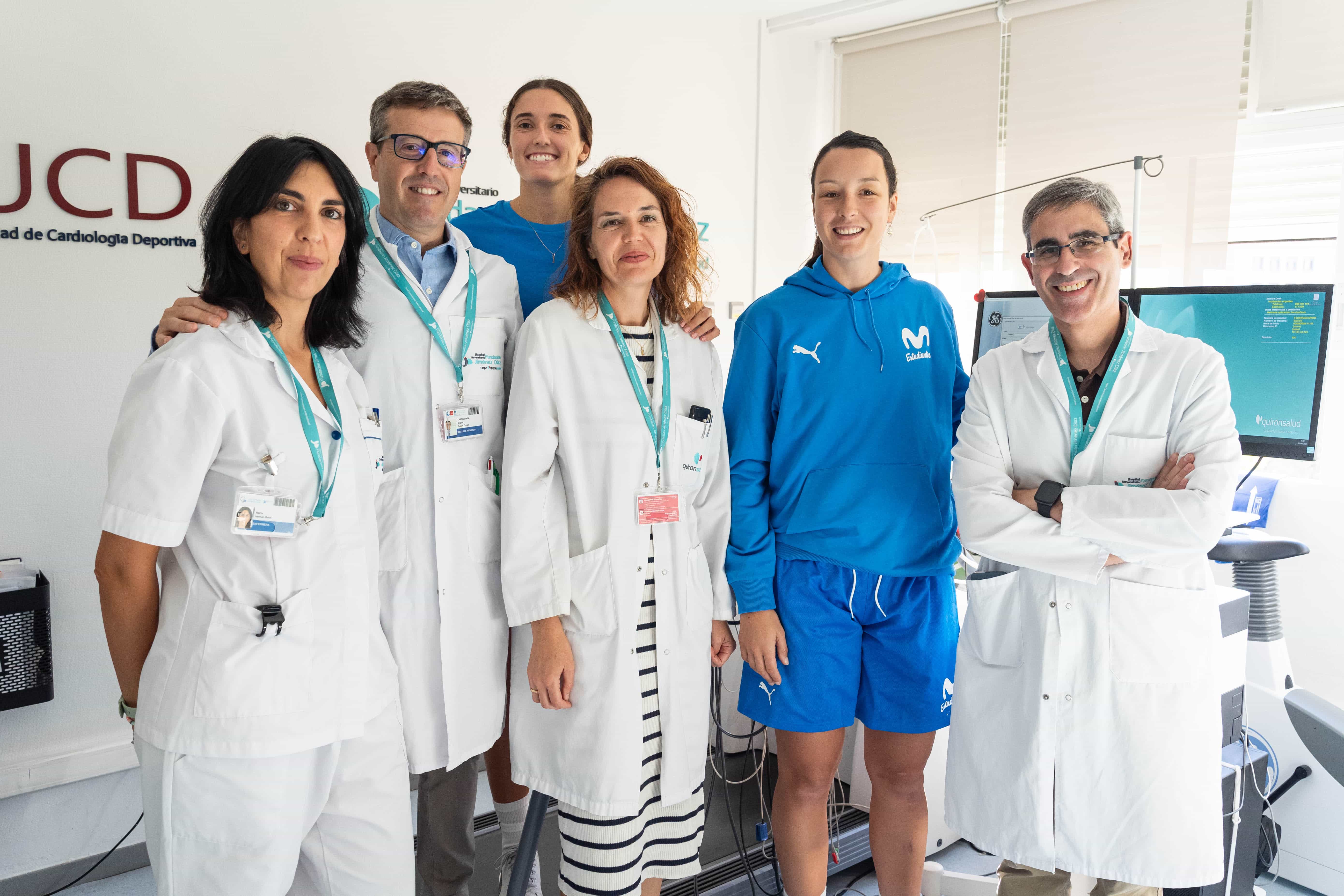 2024 09 13 Las medallistas olímpicas junto al equipo médico de la FJD-min