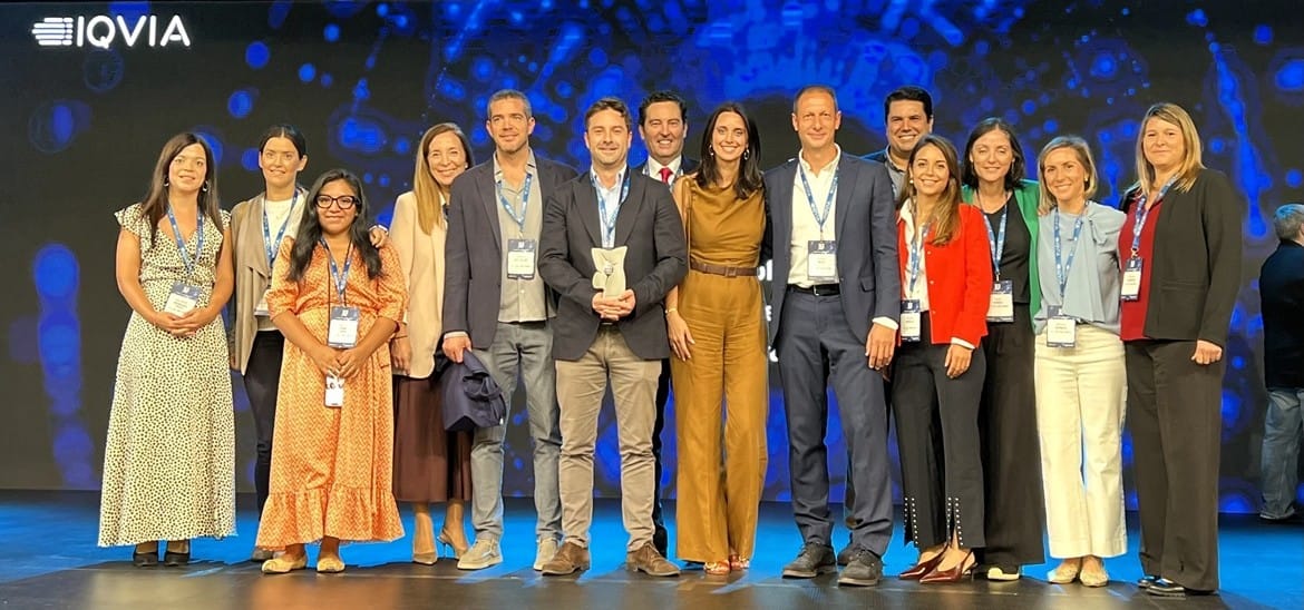 Foto de grupo de los representantes de HURJC asistentes al acto de entrega de los Premios Top 20