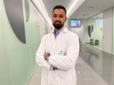 El doctor José Famián Hernández ginecologo MaternoInfantil Quironsalud Sevilla