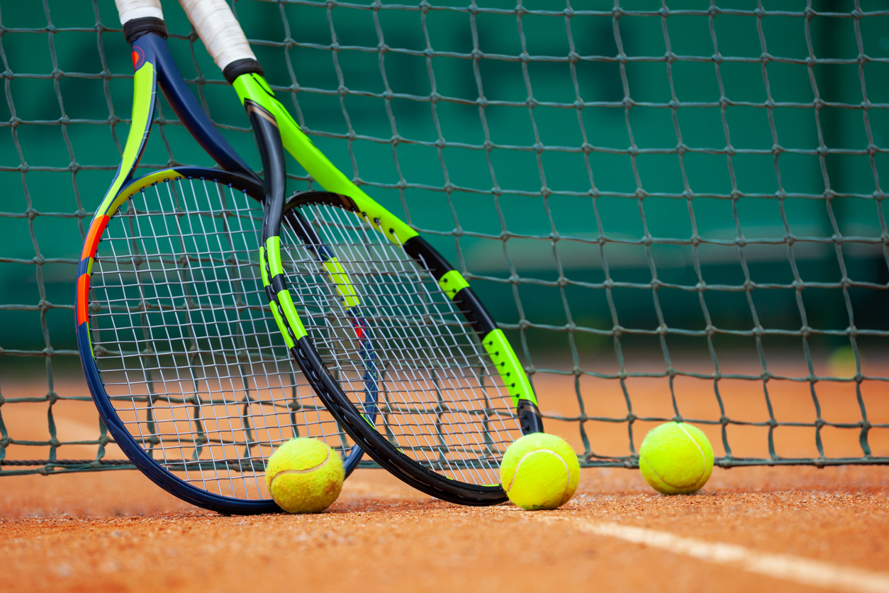 Para qué es bueno practicar tenis (y las posibles lesiones que debes  vigilar)