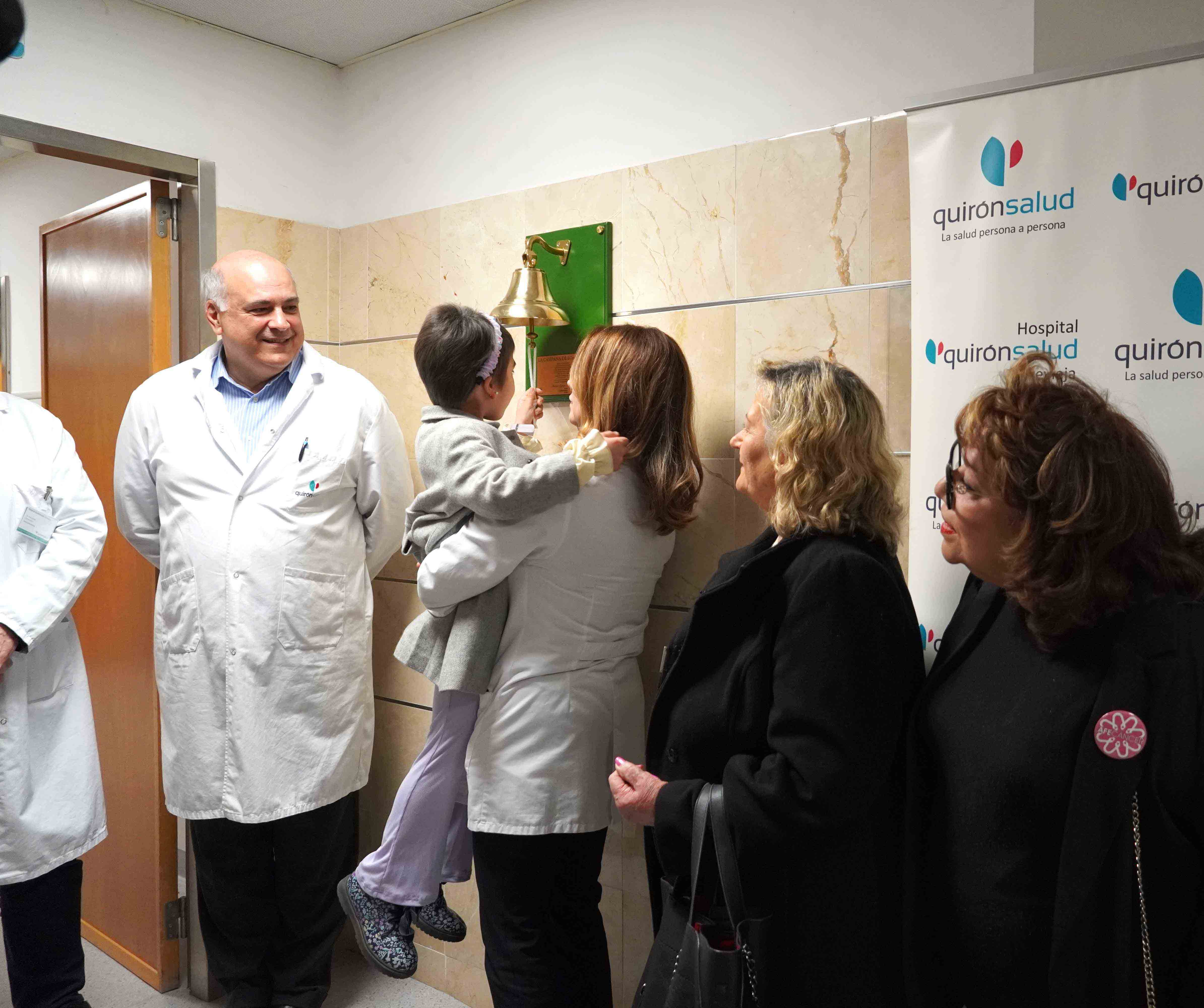 El Hospital Quirónsalud Torrevieja Inaugura la Campana de los Sueños